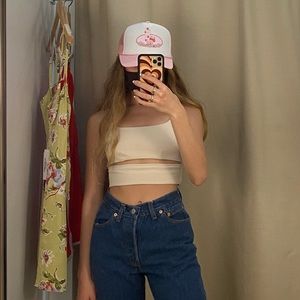 Meet your Posher, Lola